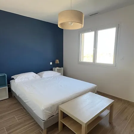 Moderne Avec Piscine Proche De La Sérignan